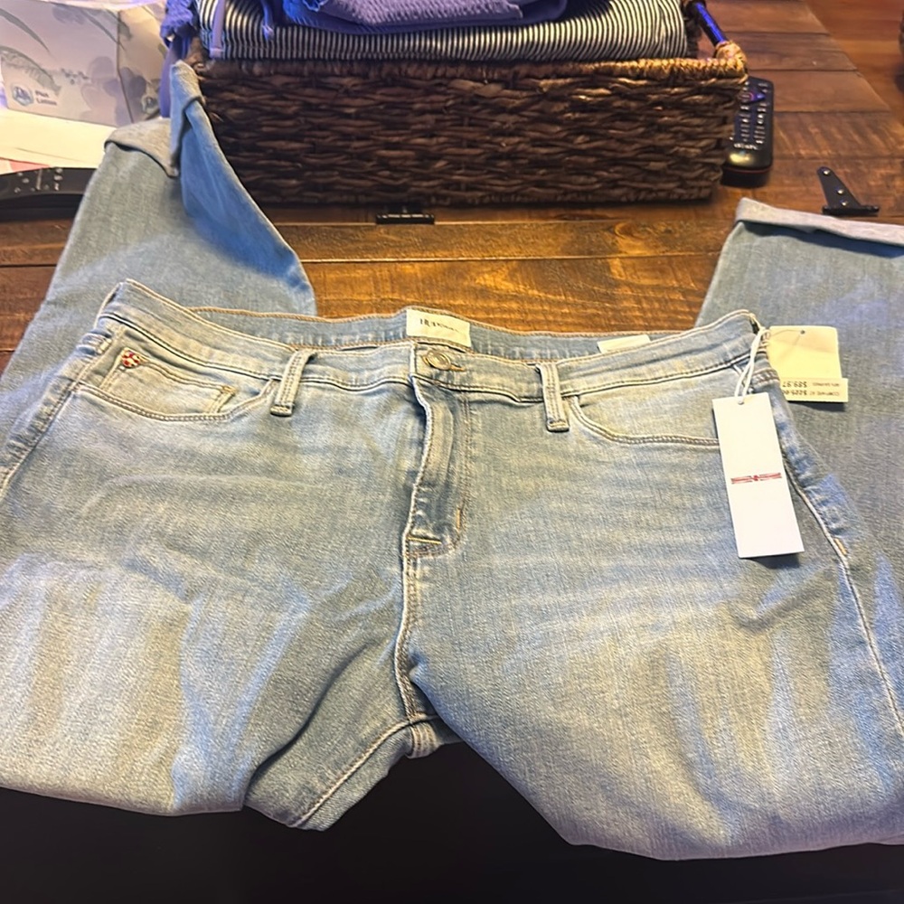 Brand new with tags Hudson Natalie cropped slim boyfriend jeans size 30